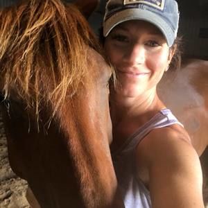 Meet your Posher, Leanne